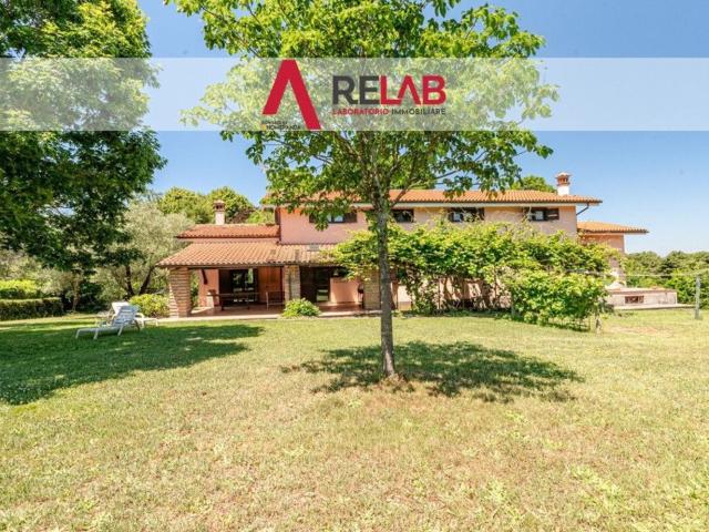 Villetta a schiera in vendita di 175 m² in Via Lombardia, 24