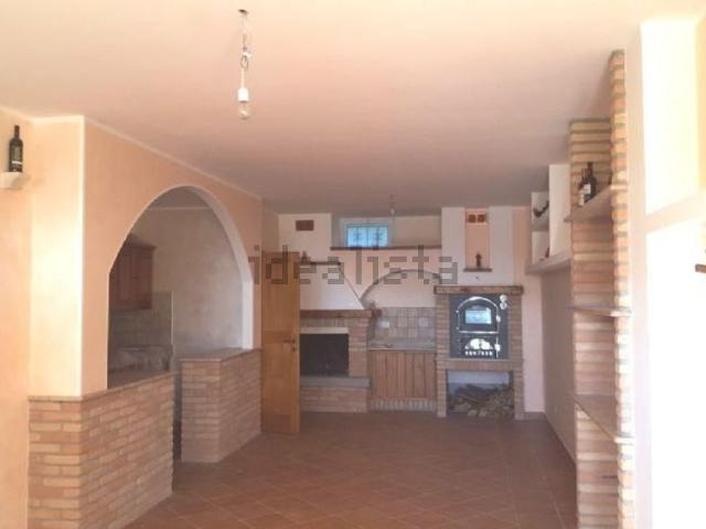Villetta a schiera in vendita di 175 m² in Via Luigi Petroselli, 12