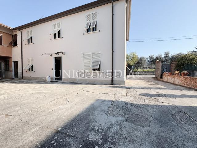 Villetta a schiera in vendita di 175 m² in Via Madonnina, 127