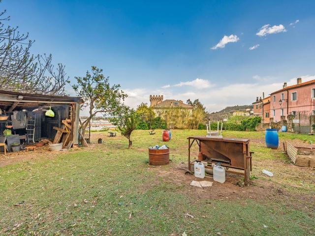 Villetta a schiera in vendita di 175 m² in Via Nicolò Tommaseo, 26