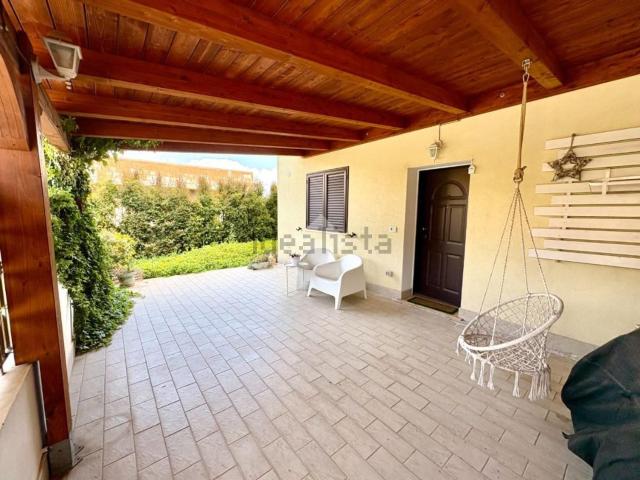 Villetta a schiera in vendita di 175 m² in Via Sacerdote Andrea Vescio