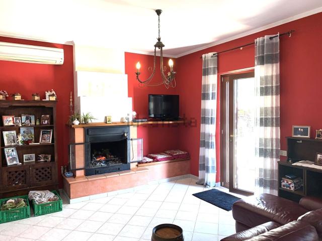 Villetta a schiera in vendita di 175 m² in Via Sterpara