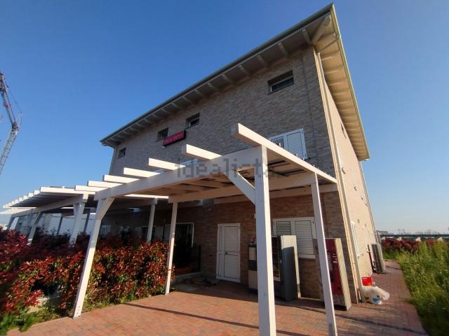 Villetta a schiera in vendita di 175 m² in Via Persicetana, 30