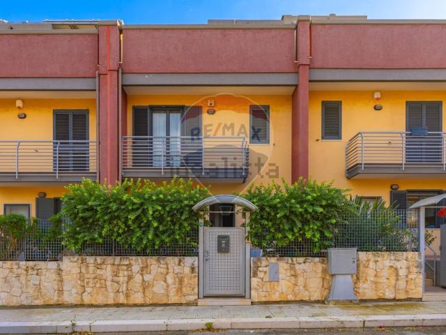 Villetta a schiera in vendita di 175 m² in Via T. Avezzano Comes, 39
