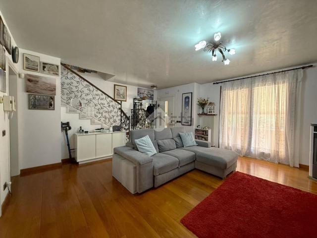 Villetta a schiera in vendita di 176 m² in Via Friuli, 19
