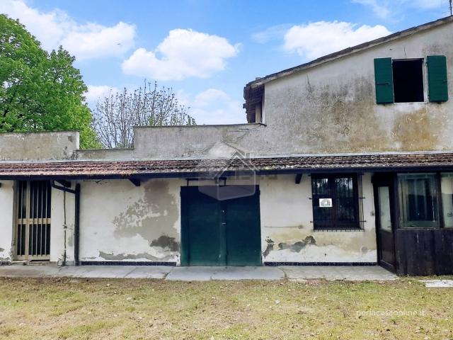 Villetta a schiera in vendita di 176 m² in Via Lughese