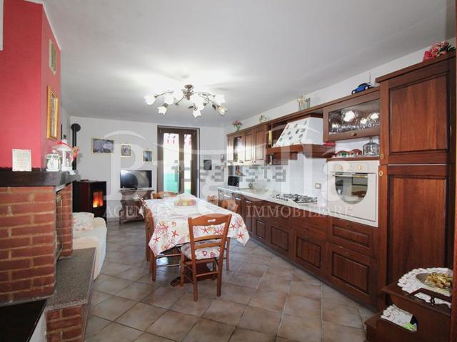 Villetta a schiera in vendita di 178 m² in Via G. Mazzini, 37