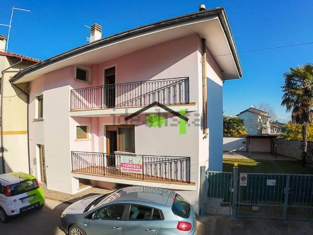 Villetta a schiera in vendita di 178 m² in Via Dante Alighieri, 10