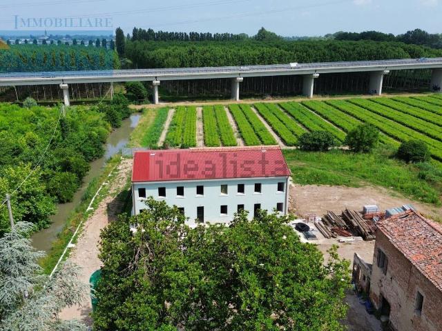 Villetta a schiera in vendita di 178 m² in Via del Pontiere