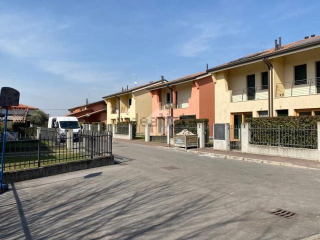 Villetta a schiera in vendita di 178 m² in Via San Venanzio Fortunato, 2