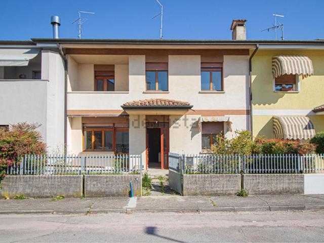 Villetta a schiera in vendita di 179 m²
