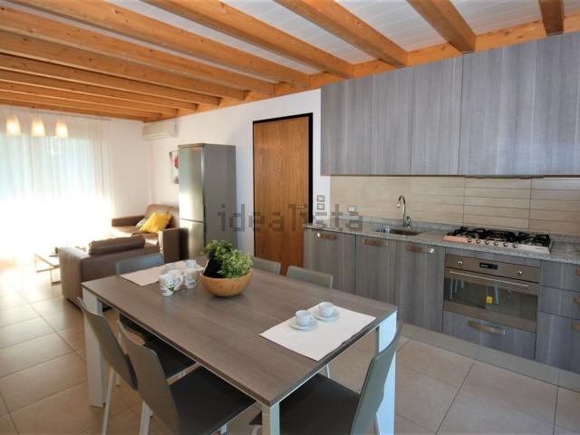 Villetta a schiera in vendita di 179 m² in Via Casa Bianca, 4