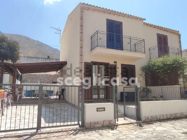 Villetta a schiera in vendita di 179 m² in Via Amba Alagi, 45