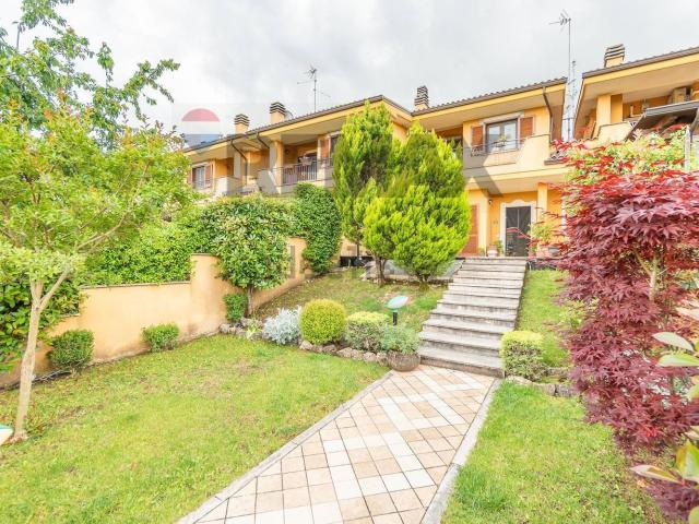 Villetta a schiera in vendita di 180 m² in Strada Caroli, 11