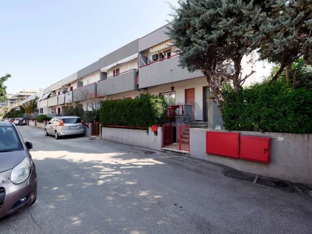 Villetta a schiera in vendita di 180 m² in Via Conte Girolamo Giusso, 19