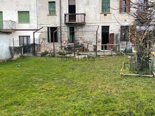 Villetta a schiera in vendita di 180 m² in Via Capitel, 3