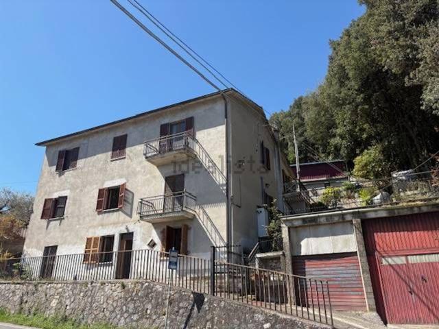 Villetta a schiera in vendita di 180 m² in Via Capitonese