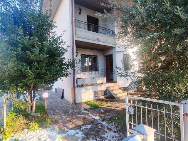 Villetta a schiera in vendita di 180 m² in Via Cecchini