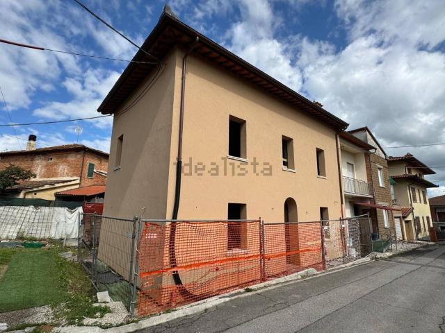 Villetta a schiera in vendita di 180 m² in Via Aldo Pascucci