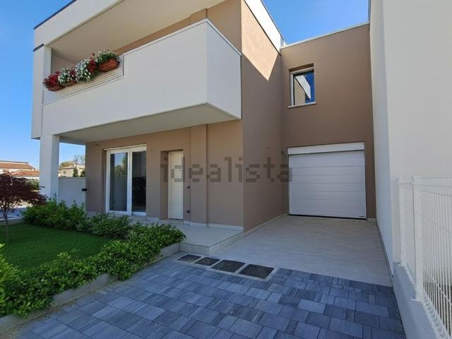 Villetta a schiera in vendita di 180 m² in Via Asseggiano, 147