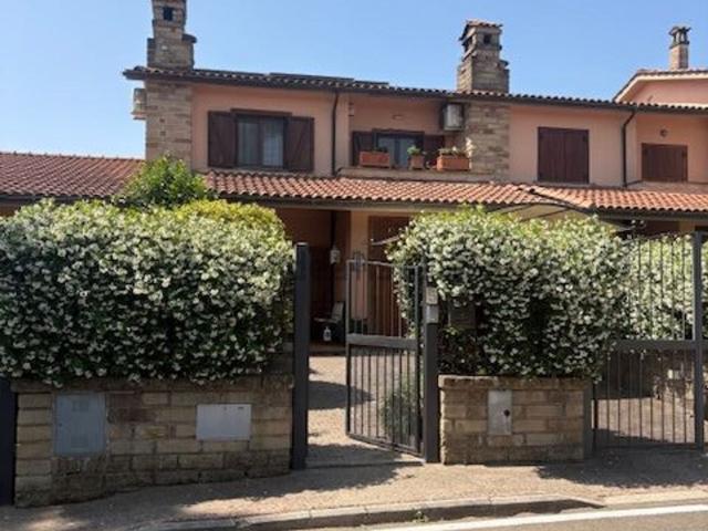 Villetta a schiera in vendita di 180 m² in Via Gandhi, 5