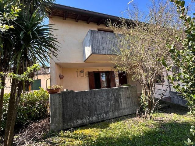 Villetta a schiera in vendita di 180 m² in Via Giuseppe Mazzini