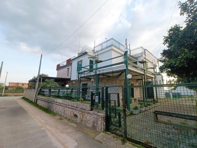 Villetta a schiera in vendita di 180 m² in Via Giovanni Pascoli