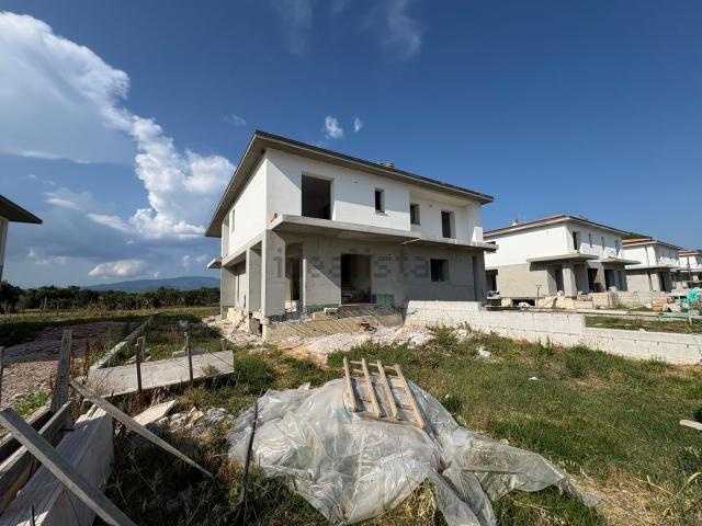Villetta a schiera in vendita di 180 m² in Via Guido Tarlati