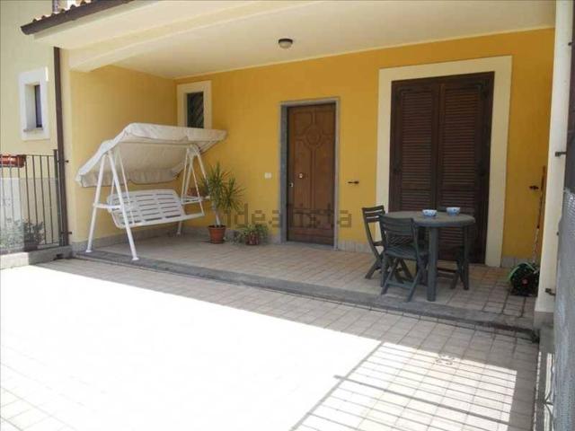 Villetta a schiera in vendita di 180 m² in Via D. Alighieri
