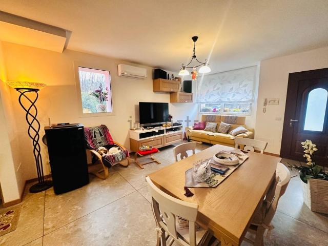 Villetta a schiera in vendita di 180 m² in Via dei Mughetti
