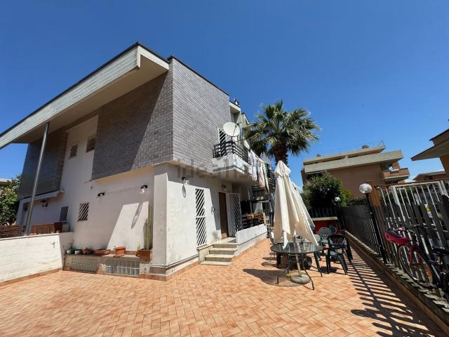 Villetta a schiera in vendita di 180 m² in Via del Fontanile Anagnino, 124