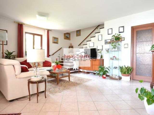 Villetta a schiera in vendita di 180 m² in Via della Chiesa I, 100