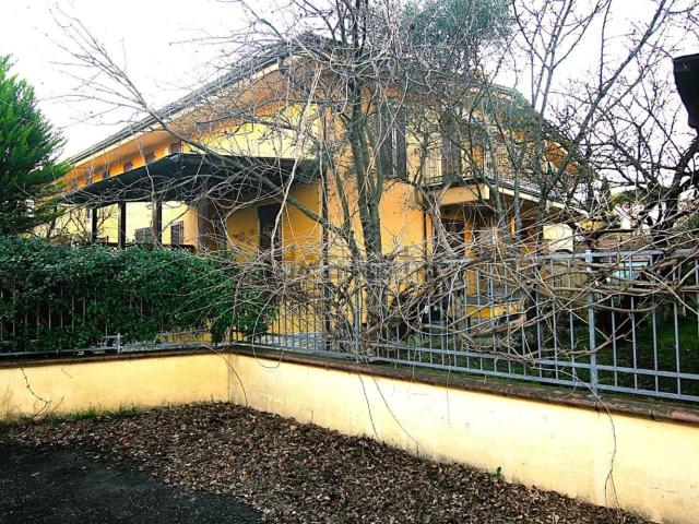 Villetta a schiera in vendita di 180 m² in Via della Bassa