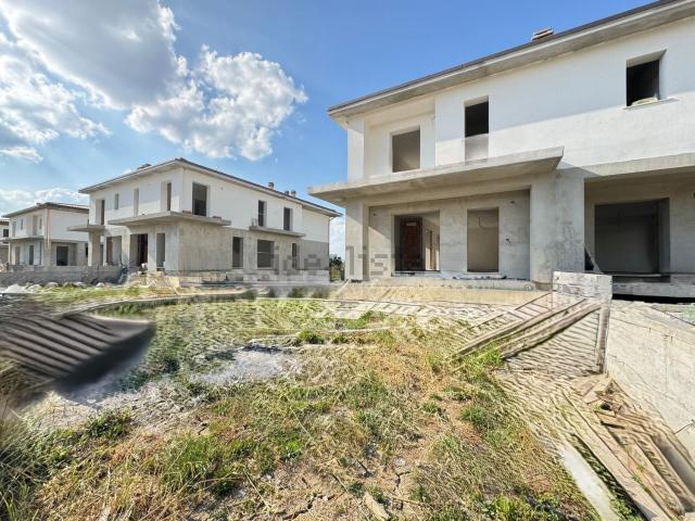 Villetta a schiera in vendita di 180 m² in Via della Madonna del Prato, 44