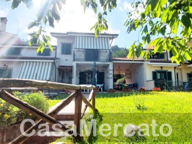 Villetta a schiera in vendita di 180 m² in Via delle Barozze