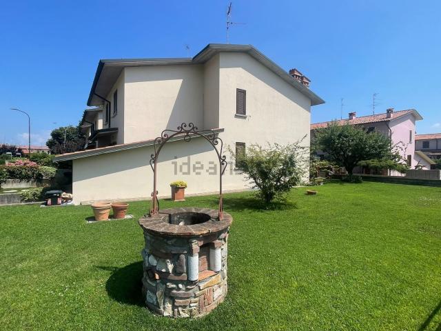 Villetta a schiera in vendita di 180 m² in Via delle Forze Armate, 66