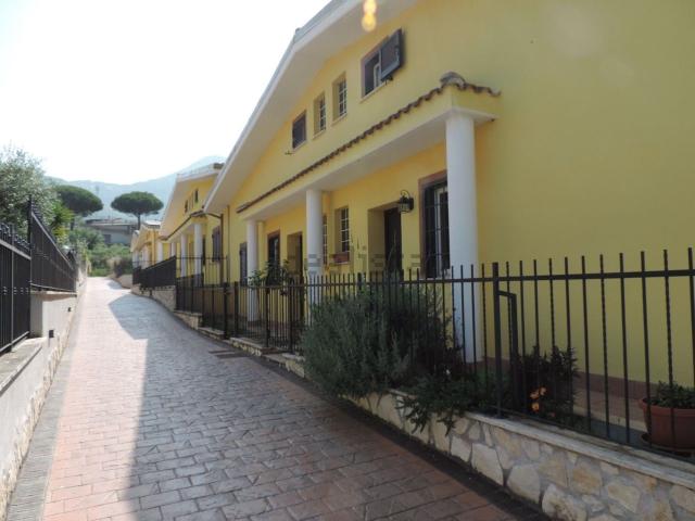 Villetta a schiera in vendita di 180 m² in Via di Colle Falco, 46