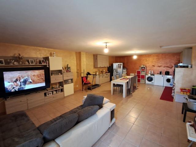 Villetta a schiera in vendita di 180 m² in Via Innocenzo Moretti, 11
