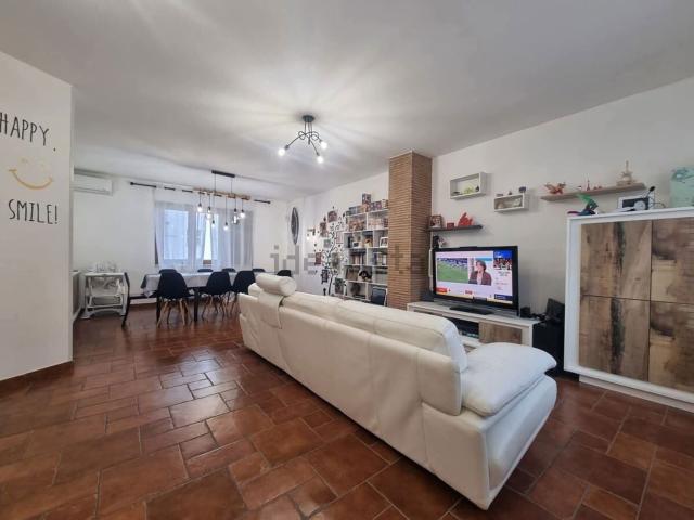 Villetta a schiera in vendita di 180 m² in Via Ippolito Nievo, 5