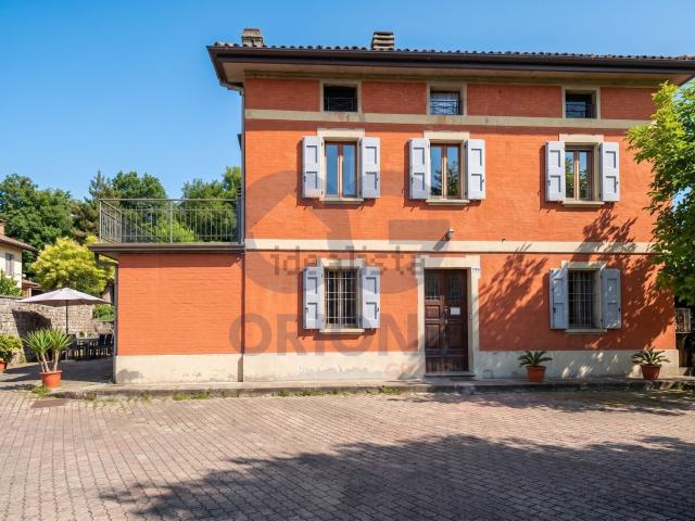Villetta a schiera in vendita di 180 m² in Via Lavino, 390