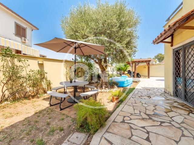 Villetta a schiera in vendita di 180 m² in Via Luigi Savignoni, 22