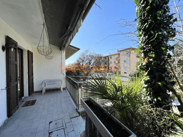 Villetta a schiera in vendita di 180 m² in Via Monte Grappa