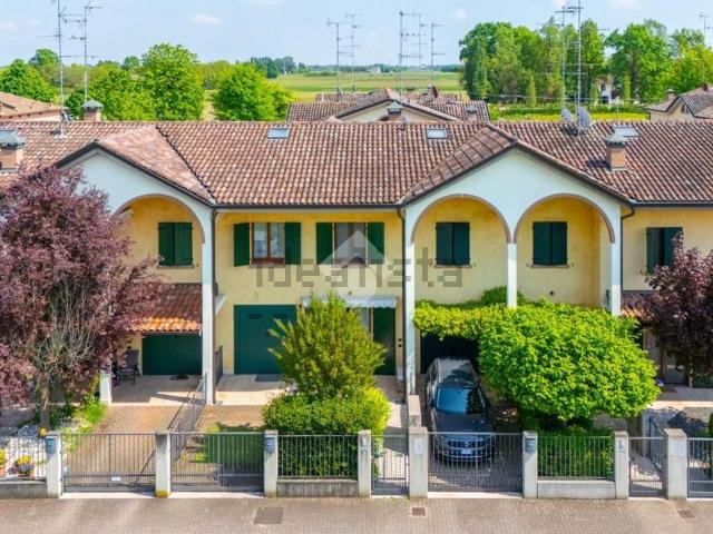 Villetta a schiera in vendita di 180 m² in Via Nilde Iotti, 5