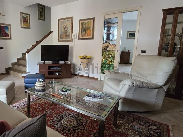 Villetta a schiera in vendita di 180 m² in Via San Colombano