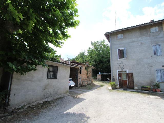 Villetta a schiera in vendita di 180 m² in Via Sant&apos Apollinare