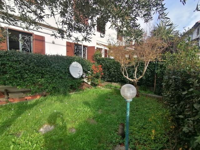 Villetta a schiera in vendita di 180 m² in Via Sgarallino