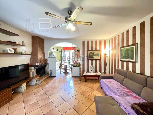 Villetta a schiera in vendita di 180 m² in Via Silvio Pellico