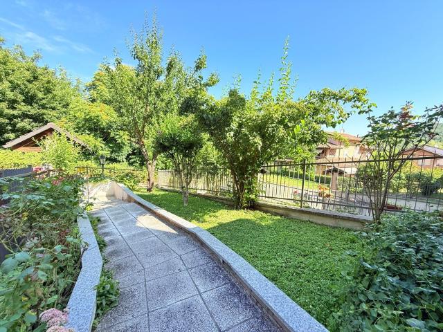 Villetta a schiera in vendita di 180 m² in Via Rocca Grue