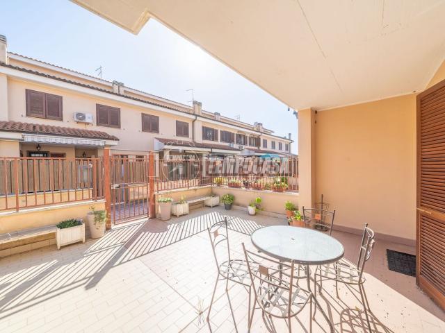 Villetta a schiera in vendita di 180 m² in Via Vilnius, 1
