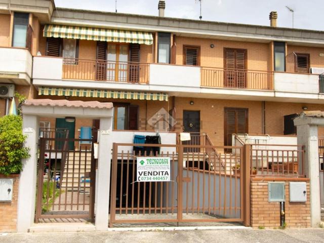Villetta a schiera in vendita di 180 m² in Contrada San Maurizio, 8